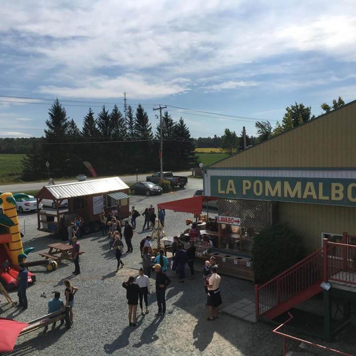 Free Farmhouse Tour Compton